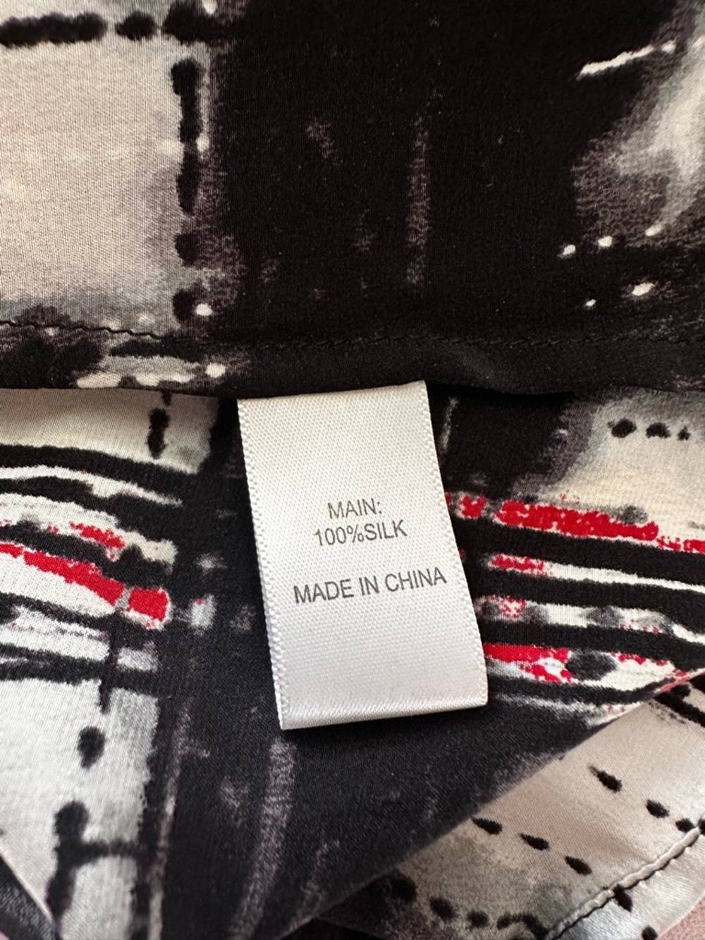 St. John Collection 100% SilkPlaid Ruffle Neck Blouse in Black White Red Size 10 - Picture 5 of 5